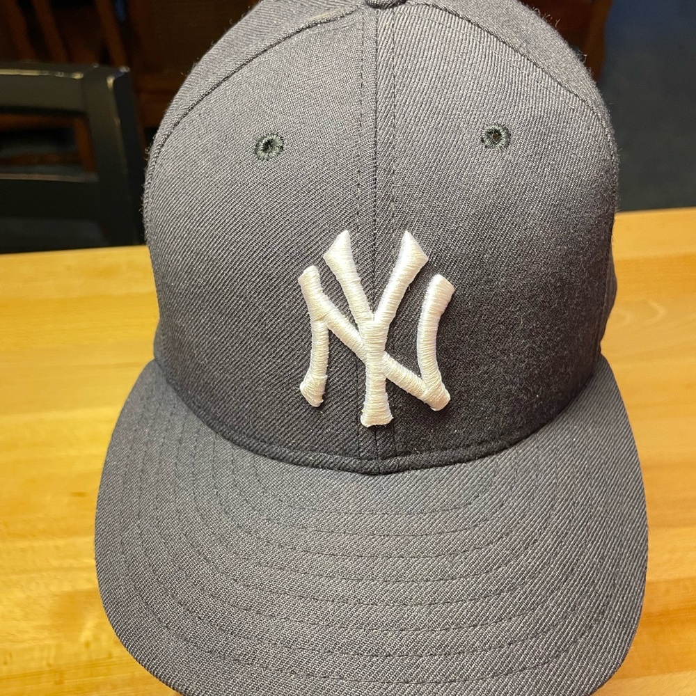 Vintage New York Yankees Fitted New Era Authentic Hat 7 3/4” 100% Wool